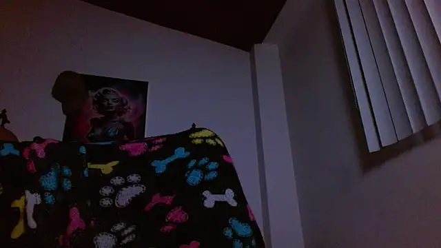 Snapshot of Crystal_Star_ chatting on February 21, 8:59 am Crystal Star online show from February 21, 8:59 am