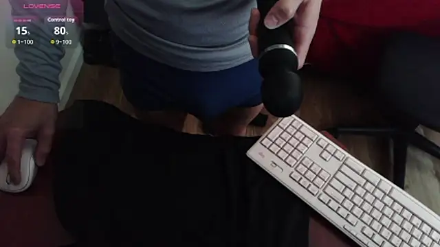 Snapshot of cumnut4me chatting on November 4, 6:18 pm cumnut4me online show from November 4, 6:18 pm