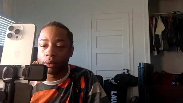 Diodre Benyoon online show from January 12, 11:21 pm