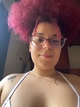 Enyagleam  online show from December 14, 9:30 pm