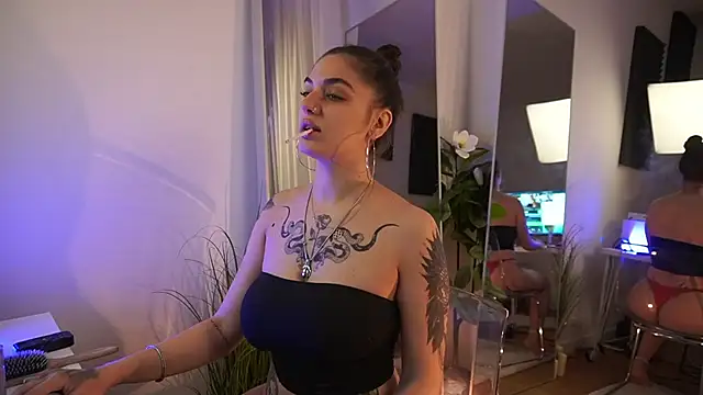 jeniffer foxx online show from October 7, 3:47 am