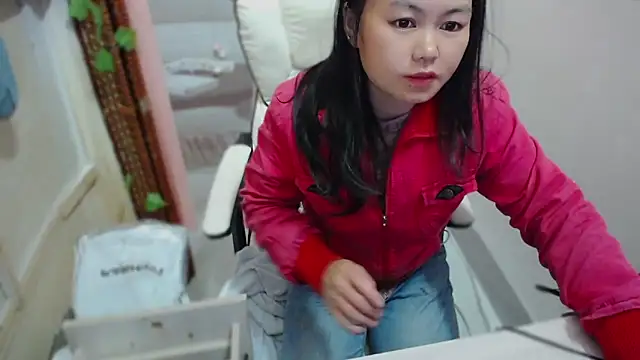 KateCondon online show from March 18, 11:24 am