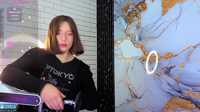 nena cupcake  online show from December 1, 11:15 am