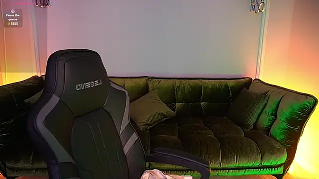 Pixie Peachh online show from November 15, 7:49 am