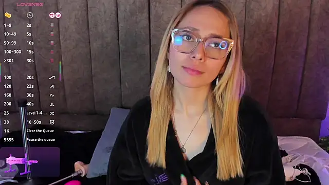 Snapshot of LanaMills_ chatting on November 9, 3:43 pm LanaMills online show from November 9, 3:43 pm