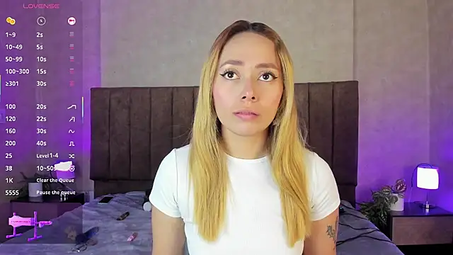 Snapshot of LanaMills_ chatting on November 16, 4:51 am LanaMills online show from November 16, 4:51 am