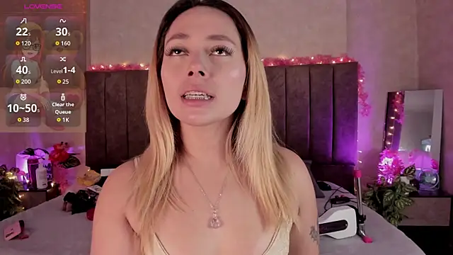 LanaMills  online show from June 2, 5:09 am