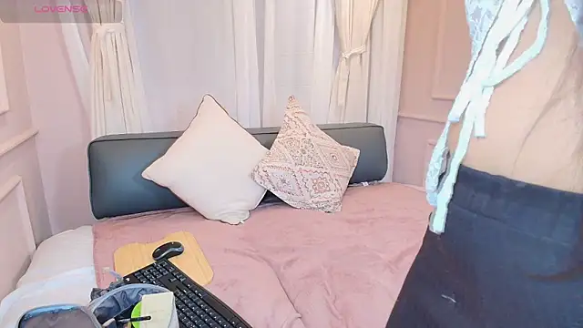 Nahomi key  online show from November 12, 7:57 pm