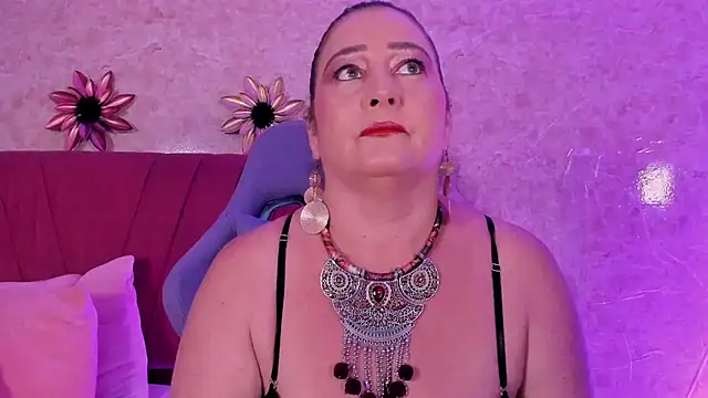 PalomaLombardi online show from January 8, 8:11 pm