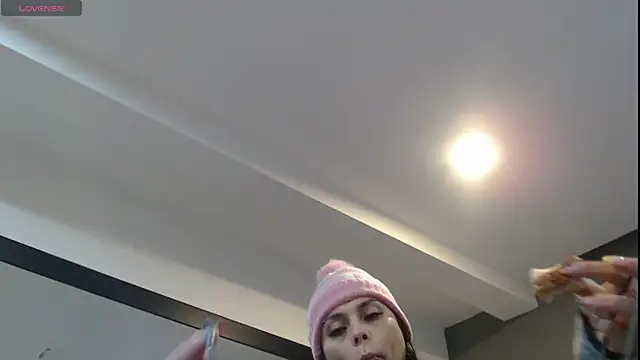 Snapshot of CharlotteCottin chatting on June 4, 11:16 am CharlotteCottin online show from June 4, 11:16 am