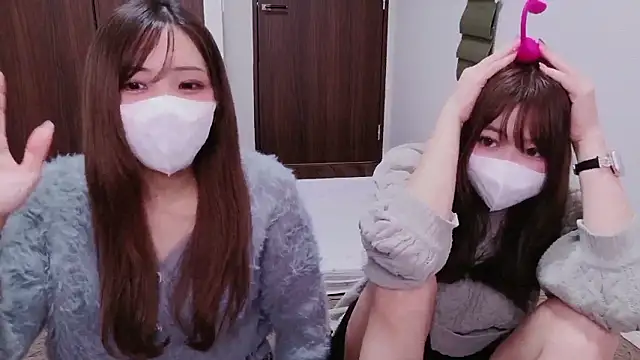 Snapshot of -EdisonThomas- chatting on December 14, 8:20 am -EdisonThomas- online show from December 14, 8:20 am