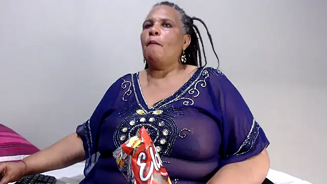 Snapshot of GrandBustyMelon chatting on November 5, 8:20 pm GrandBustyMelon online show from November 5, 8:20 pm