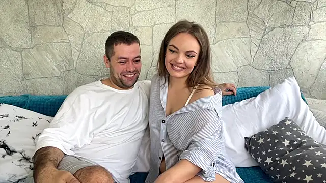 deeplookscouple online show from October 5, 5:17 am