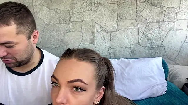 deeplookscouple online show from October 6, 6:44 am
