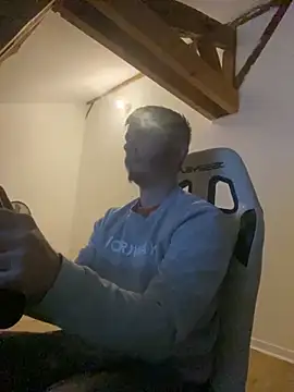 coupleamateurfun23 online show from December 4, 8:06 pm