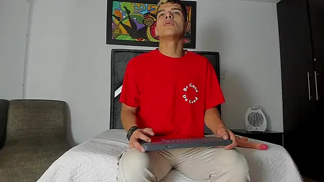 wyatt 3 online show from October 18, 12:06 pm