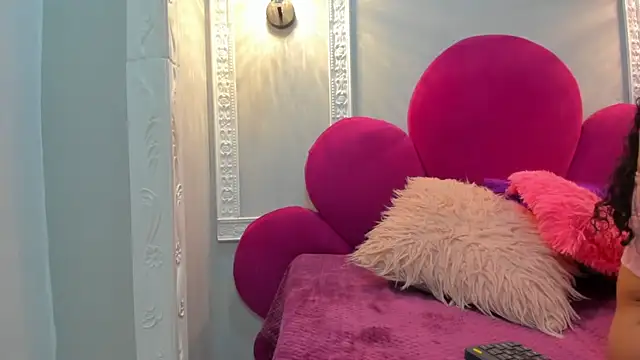 Saammy 17 online show from October 27, 8:35 pm