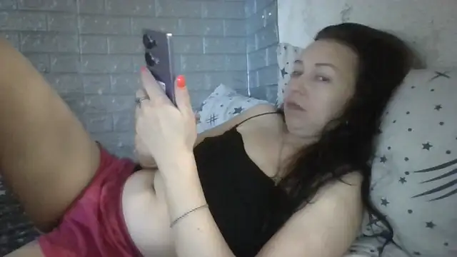 Snapshot of DanaNeon chatting on July 1, 9:00 am DanaNeon online show from July 1, 9:00 am