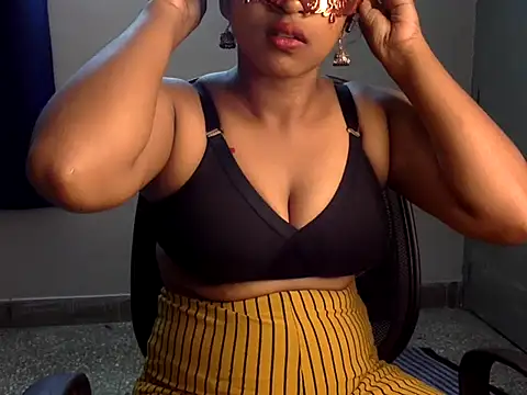 Snapshot of Hot-Honey20 chatting on October 24, 12:56 pm Hot-Honey20 online show from October 24, 12:56 pm