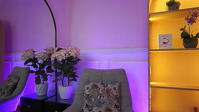 MilaCrave online show from February 26, 11:53 am