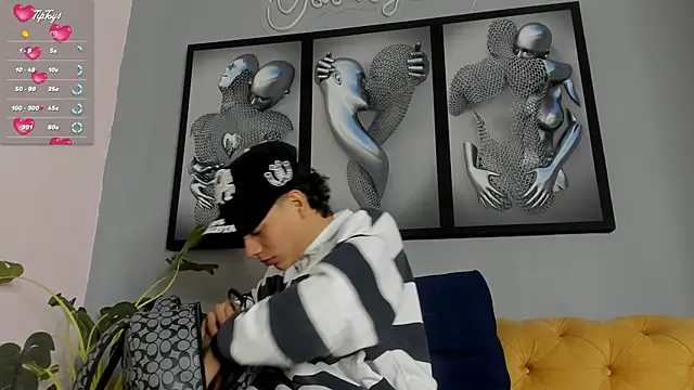 camillo virgil online show from January 12, 11:15 am