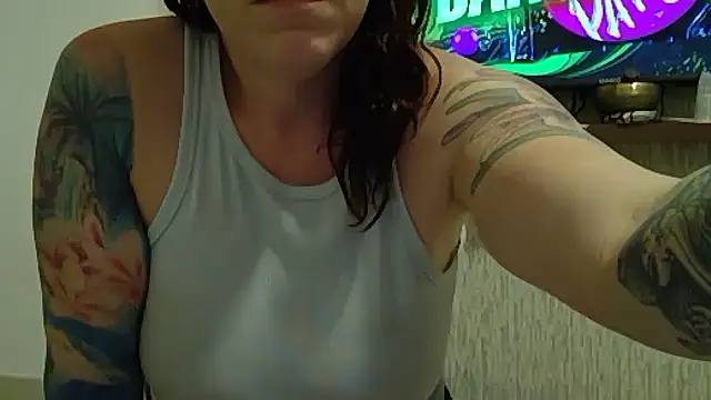 Island Siren online show from October 17, 9:39 pm