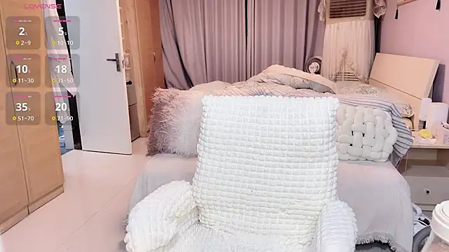 Snapshot of Y2Luvk chatting on October 25, 7:52 pm Y2Luvk online show from October 25, 7:52 pm