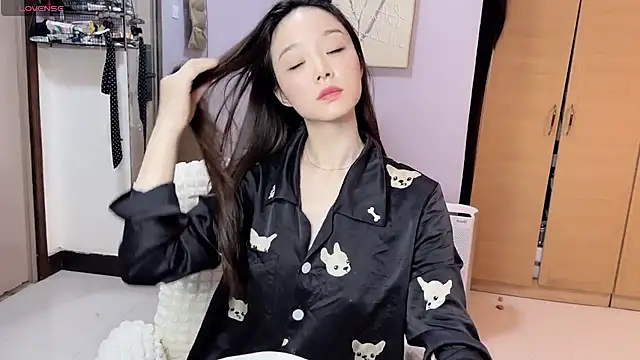 Snapshot of Y2Luvk chatting on November 4, 9:25 pm Y2Luvk online show from November 4, 9:25 pm