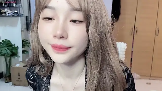 Y2Luvk online show from February 6, 6:33 pm