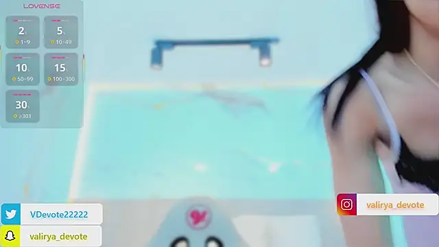 Snapshot of valirya_devote chatting on February 5, 3:55 am valirya devote online show from February 5, 3:55 am