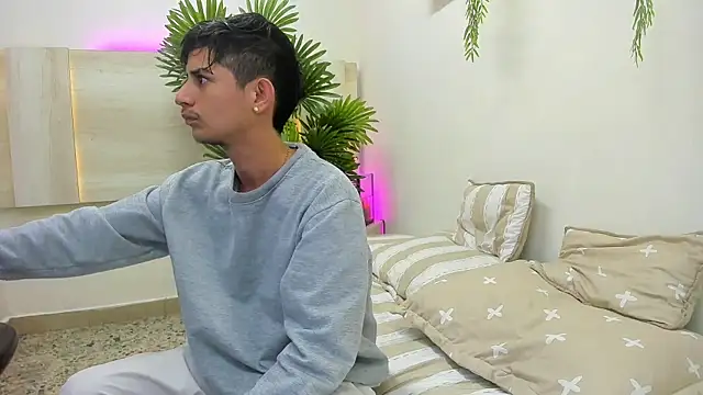 Snapshot of Wicked_Twink chatting on October 24, 11:06 am Wicked Twink online show from October 24, 11:06 am
