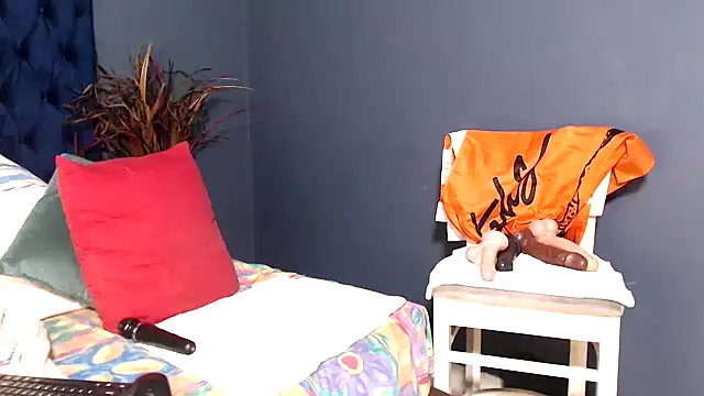 PrettyBoobsxx42 online show from November 27, 6:04 am