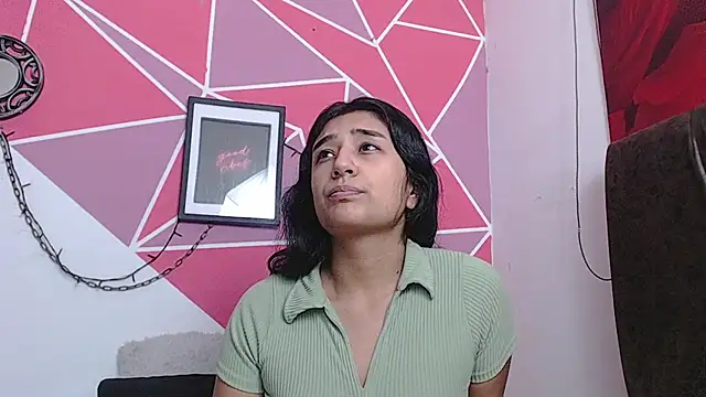 nahomievans20 online show from October 4, 12:25 pm