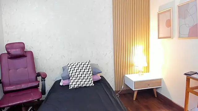 halleylorens online show from November 7, 7:47 pm