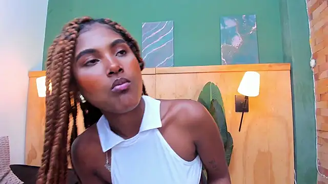 halleylorens online show from April 13, 6:13 pm