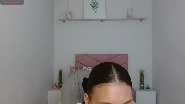 SarayVega  online show from November 5, 7:14 pm