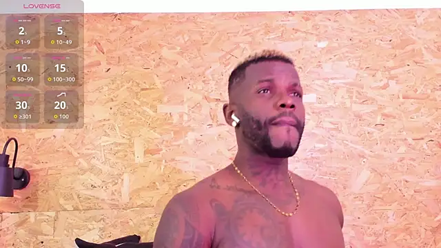 santiblack7 online show from November 24, 11:15 pm