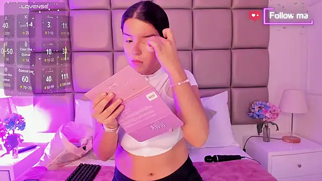 MiaMillers1 online show from January 16, 11:25 am