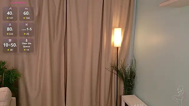 Snapshot of lisabaus chatting on January 6, 7:12 am lisabaus online show from January 6, 7:12 am