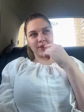 Snapshot of lisabaus chatting on March 8, 9:35 am lisabaus online show from March 8, 9:35 am