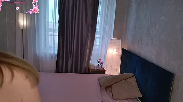 Snapshot of lisabaus chatting on March 27, 6:19 am lisabaus online show from March 27, 6:19 am