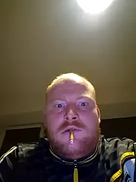 svenni2525 online show from October 9, 10:30 pm