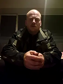 svenni2525 online show from October 11, 6:28 pm