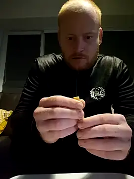 svenni2525 online show from October 15, 10:43 pm