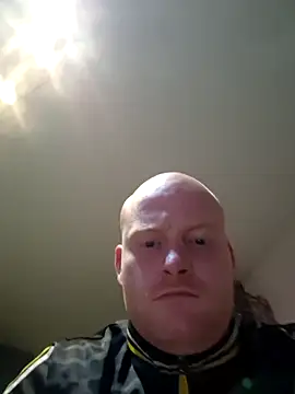 svenni2525 online show from October 20, 3:18 am