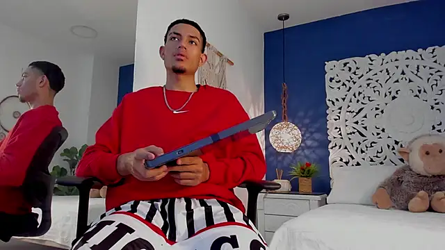 Adonis WB online show from September 9, 4:50 pm