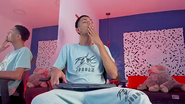 Adonis WB online show from September 10, 9:15 pm