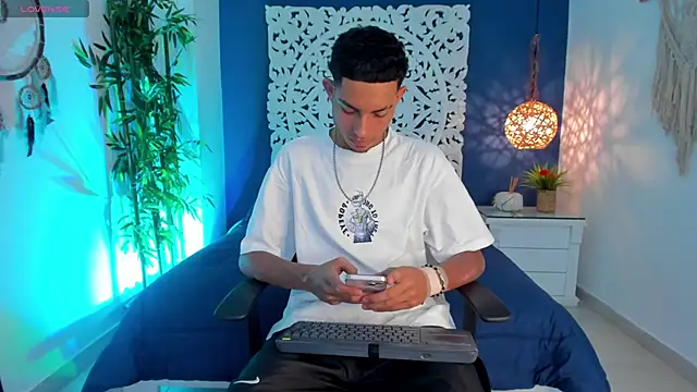 Adonis WB online show from October 2, 8:38 pm