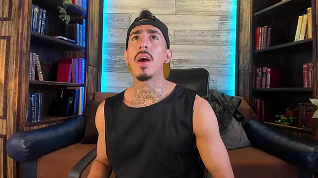 Donovan Desmond online show from November 24, 8:19 pm