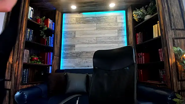 Donovan Desmond online show from December 3, 8:07 pm